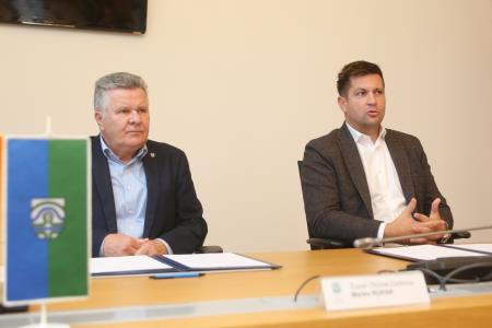 PODPIS POGODBE DOLENJE JEZERO 10 FOTO LJUBO VUKELIČ